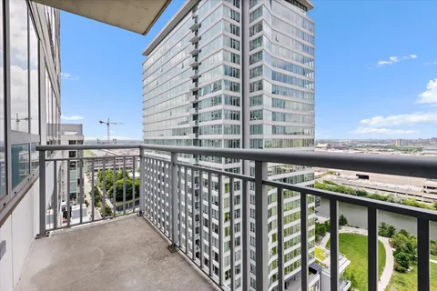 $389,900 | 701 South Wells Street, Unit 2005, Chicago, IL 60607