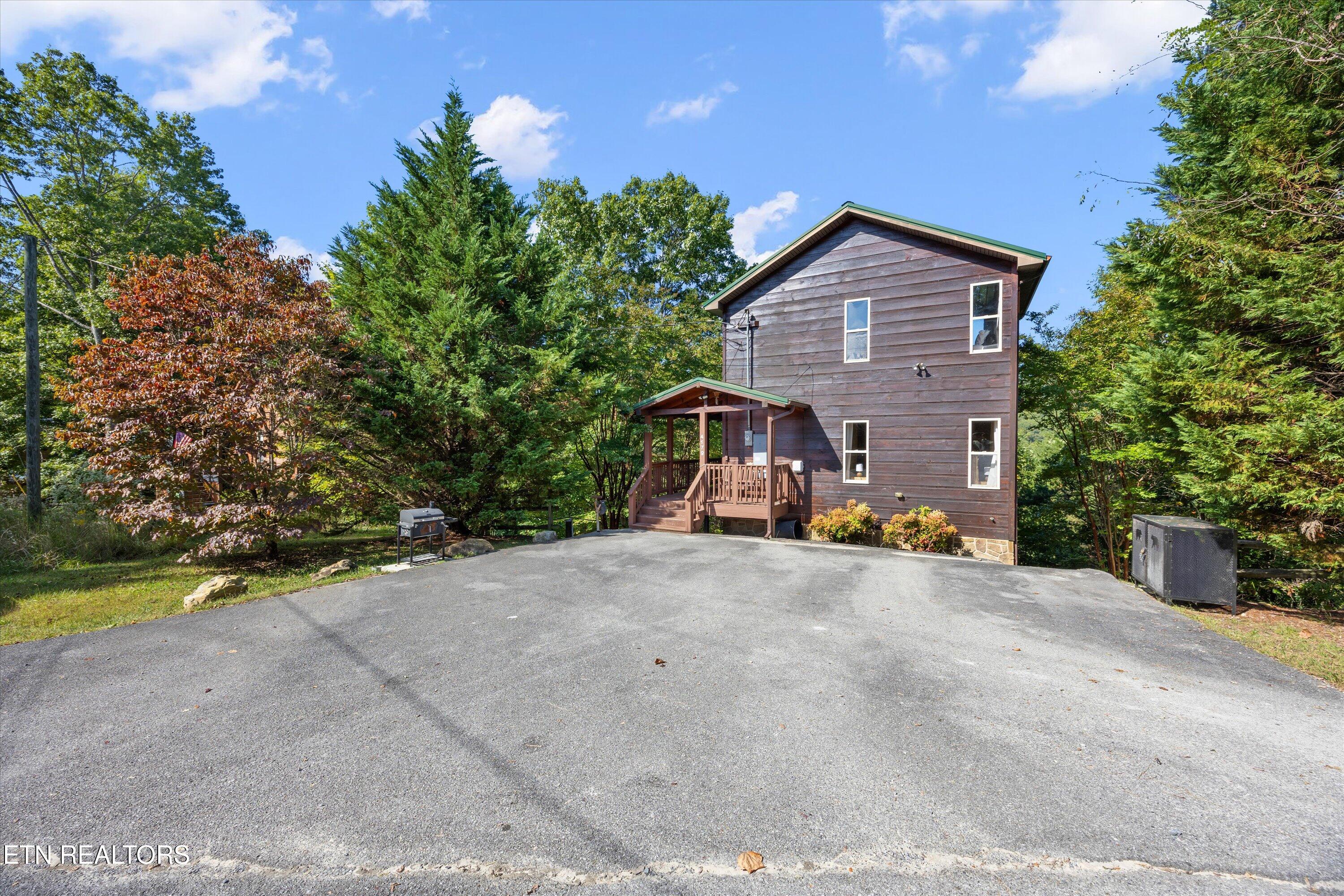 4179 Chamberlain Lane Sevierville, TN 37862 - Photo 3 of 45 03-4179 Chamberlain Way29