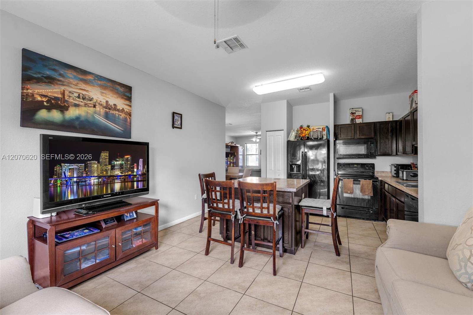 18984 Southwest 319th Street Homestead, FL 33030 - Photo 9 of 33 Gallery Image 9