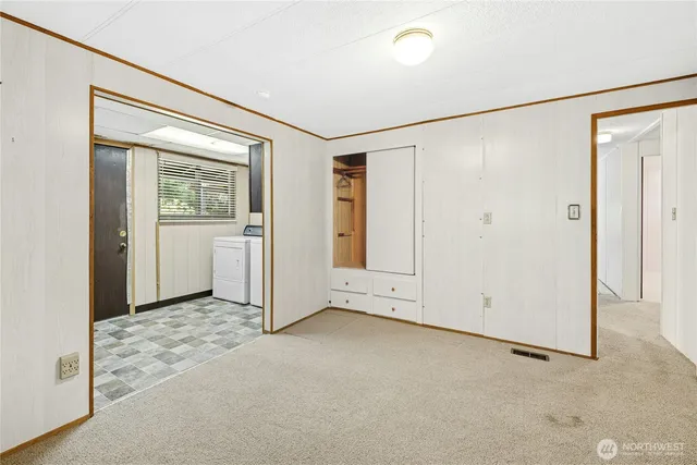 a view of a garden with a tree