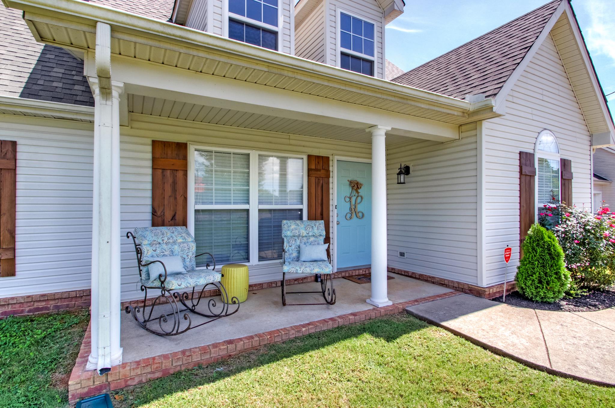 693 Crescent Road Murfreesboro, TN 37128 - Photo 1 of 23 a view of two chairs in the patio