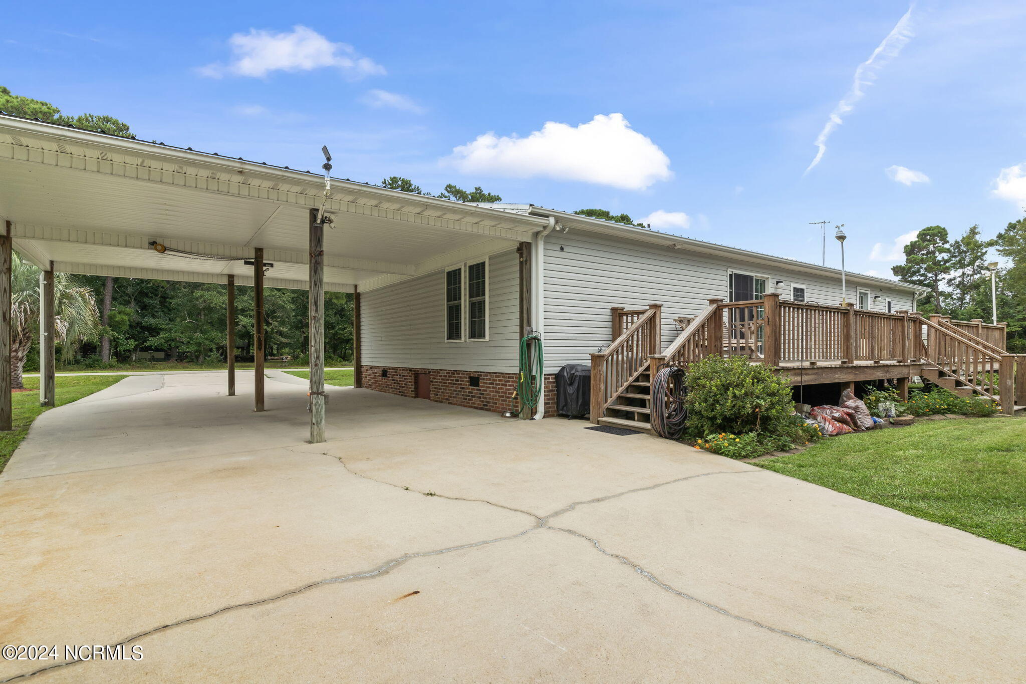 5422 Thrush Road Southwest Ocean Isle Beach, NC 28469 - Photo 36 of 40 Huge carport