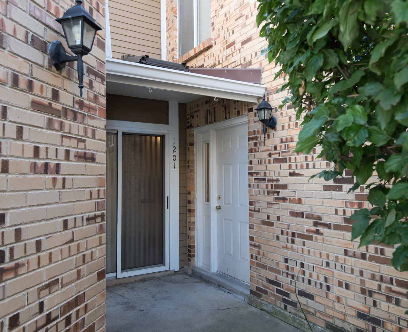 1201 Ranchview Court Buffalo Grove, IL 60089 - Photo 3 of 25 a view of front door of house