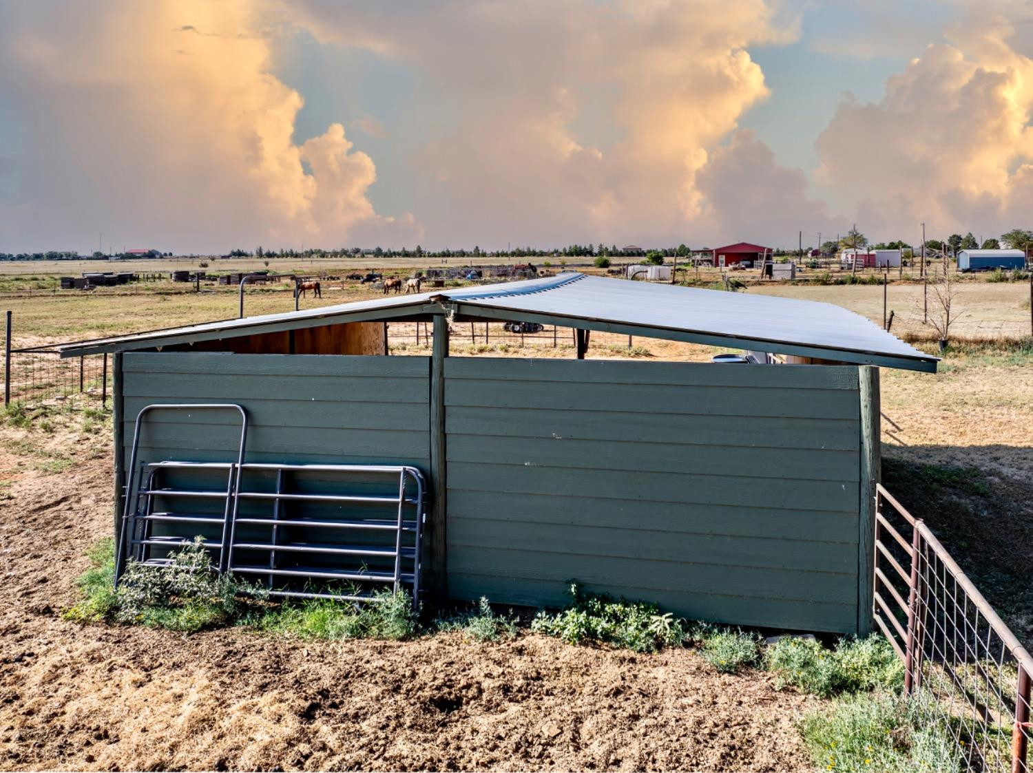 1749 Owl Road Lubbock, TX 79407 - Photo 30 of 33 Stable for horses