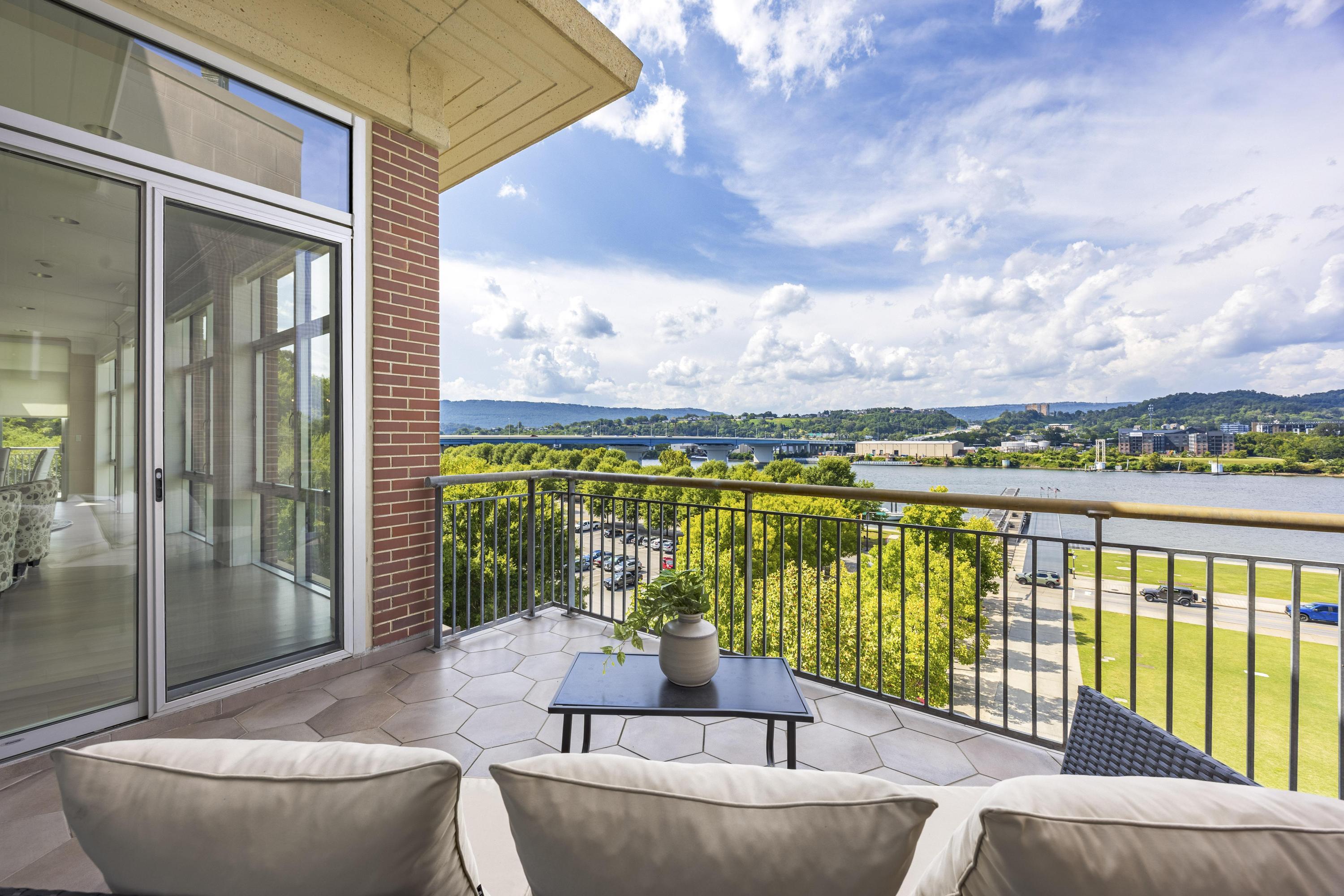191 Chestnut Street, Unit 501 Chattanooga, TN 37402 - Photo 6 of 53 191 Chestnut Street 501
