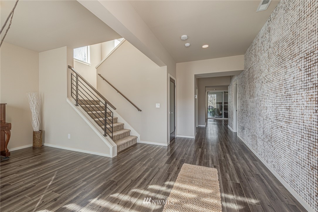 16918 40th Avenue Southeast Bothell, WA 98012 - Photo 4 of 39 Gallery Image 4