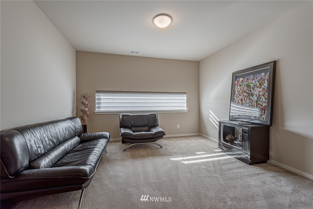 16918 40th Avenue Southeast Bothell, WA 98012 - Photo 6 of 39 Gallery Image 6