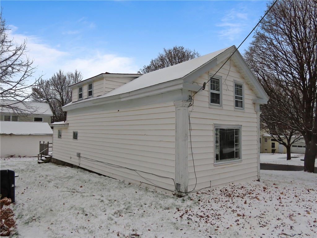 75 Niagara Street Oswego, NY 13126 - Photo 3 of 11