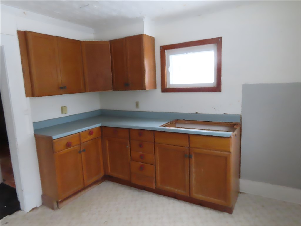 75 Niagara Street Oswego, NY 13126 - Photo 6 of 11