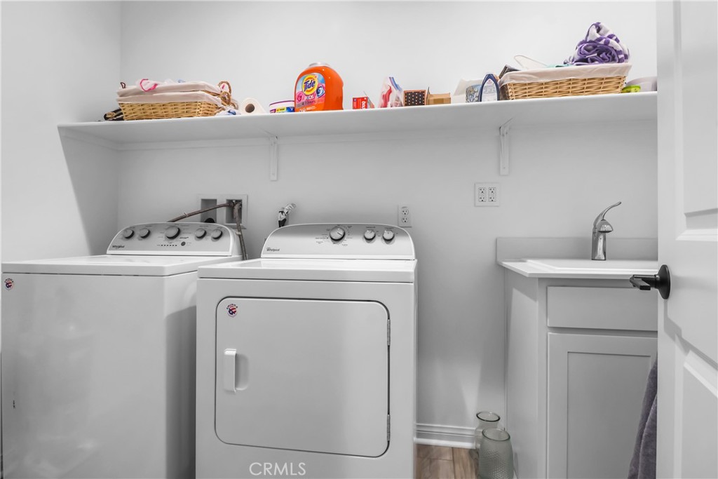 12939 Big Valley Court Riverside, CA 92503 - Photo 17 of 21 Laundry Room