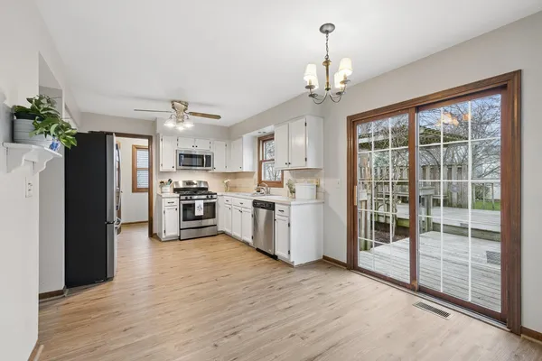 $425,000 | 1426 Trailwood Drive, Crystal Lake, IL 60014