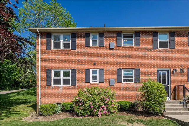 $2,300 | 70 Carroll Avenue, Unit 303, Newport, RI 02840