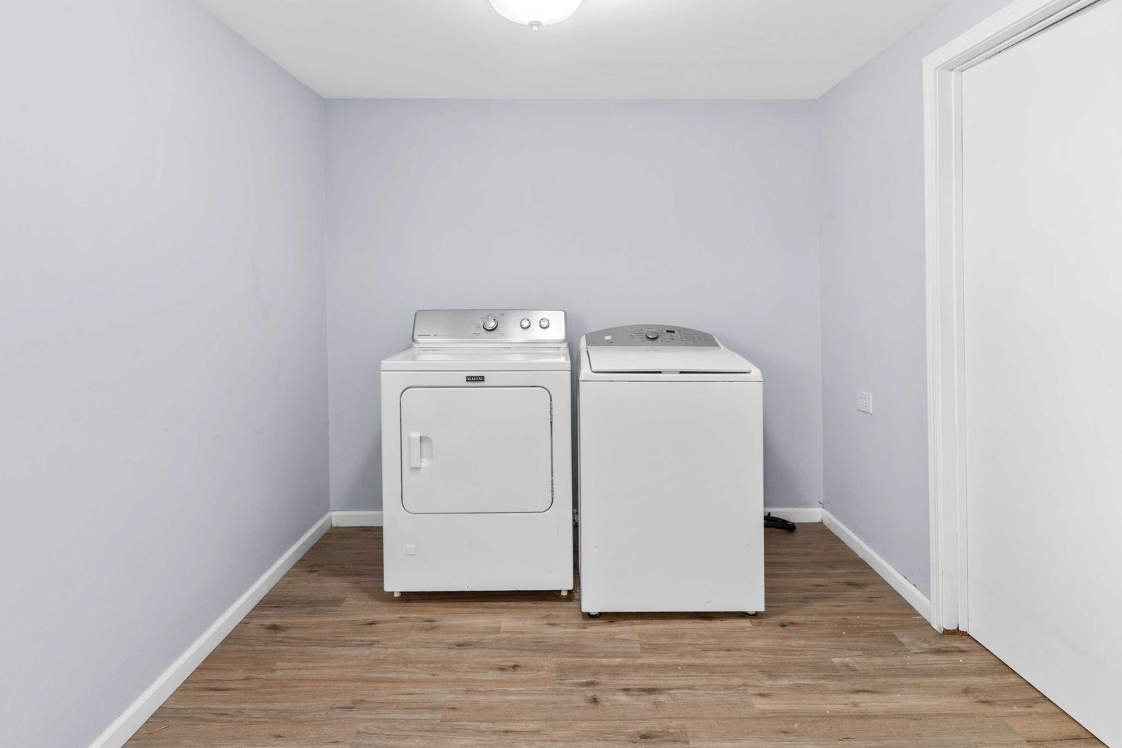 1835 West 34th Street Chicago, IL 60608 - Photo 15 of 22 a utility room with dryer and washer