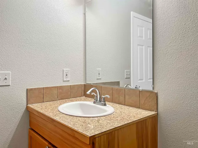 $315,000 | 1370 Southwest 11th Street, Ontario, OR 97914