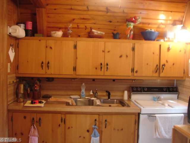 463 Betty Craven Road Denton, NC 27239 - Photo 4 of 16 Kitchen. another view.
