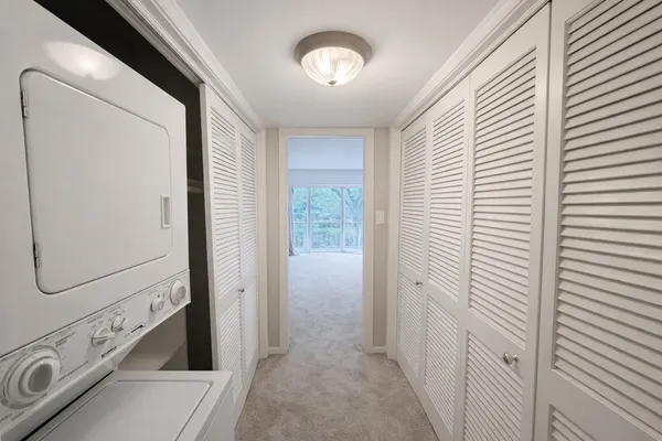 $2,100 | 5050 Ambassador Way, Unit 111, Houston, TX 77056