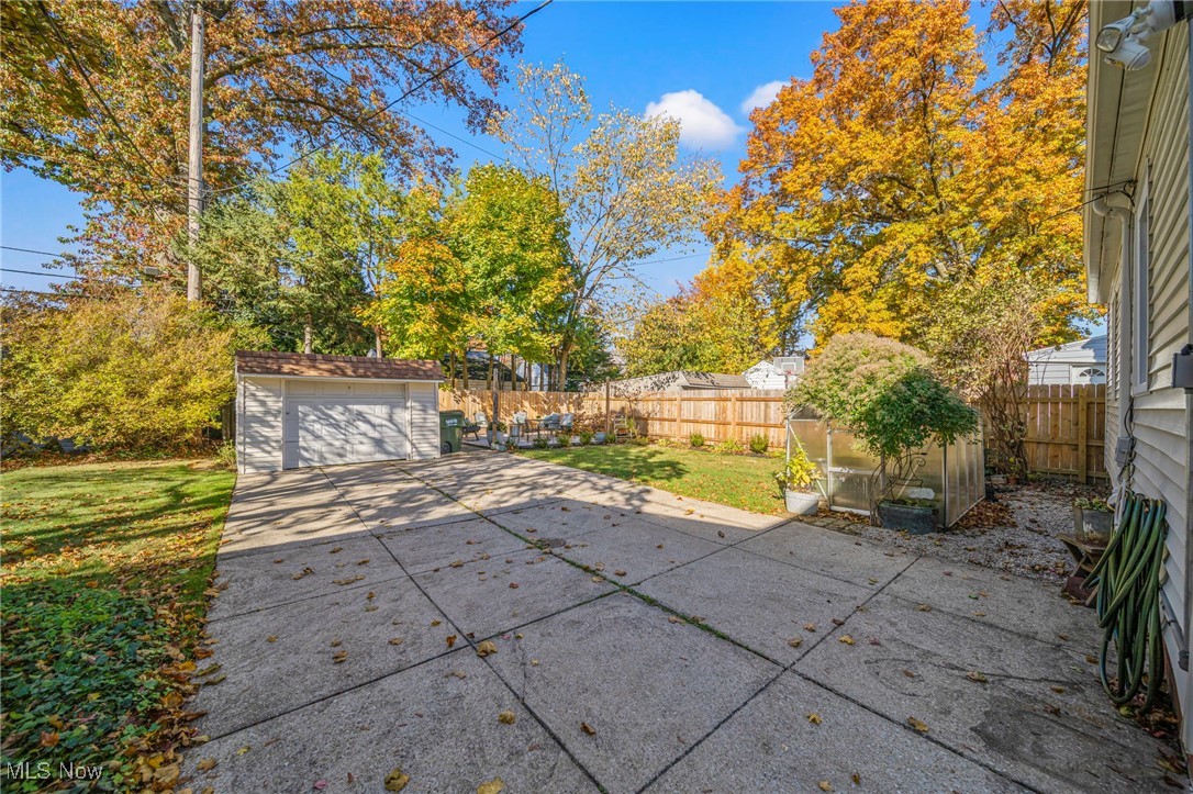 1054 Argonne Road Cleveland, OH 44121 - Photo 36 of 41