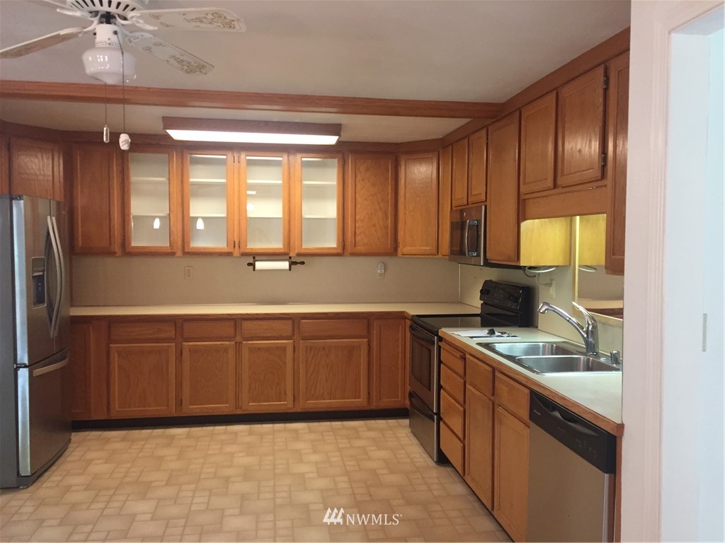 1809 Yew Street Road Bellingham, WA 98229 - Photo 8 of 24 Gallery Image 8