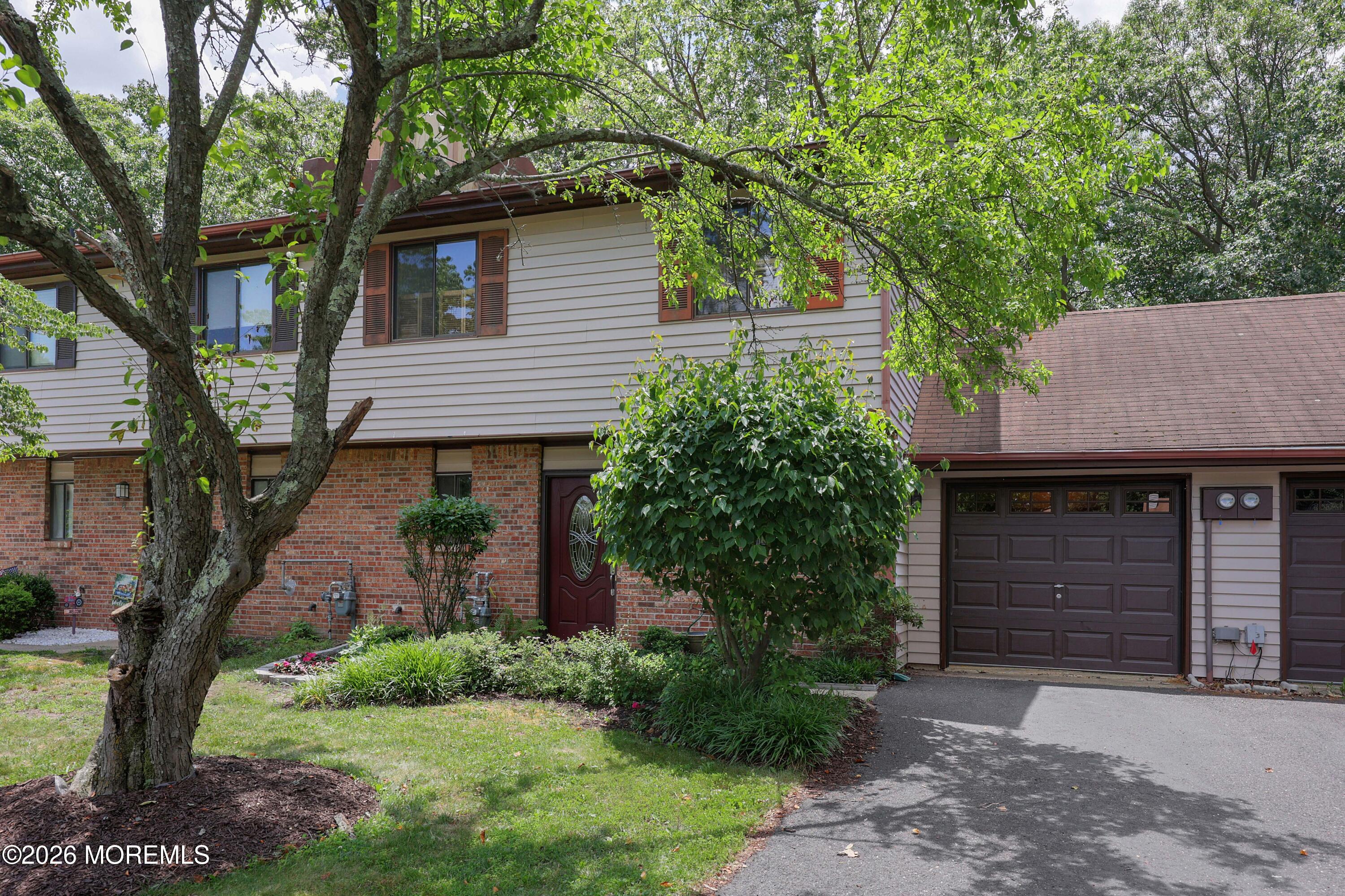 7 Wren Way Howell, NJ 07731 - Photo 2 of 30 758A1420_1_2_3_4