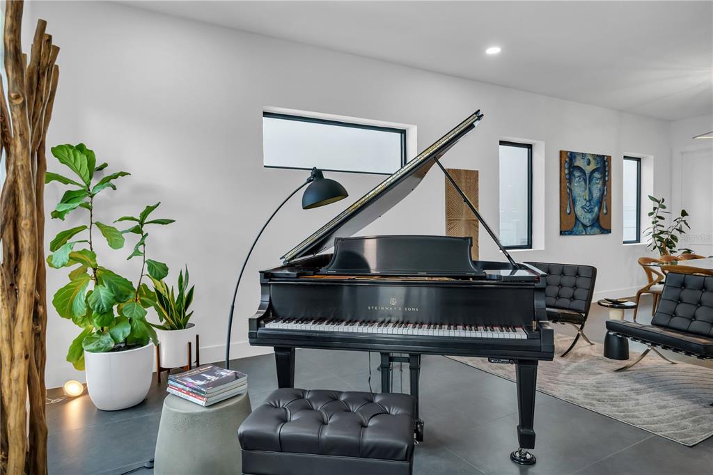 239 East Harding Street Orlando, FL 32806 - Photo 8 of 60