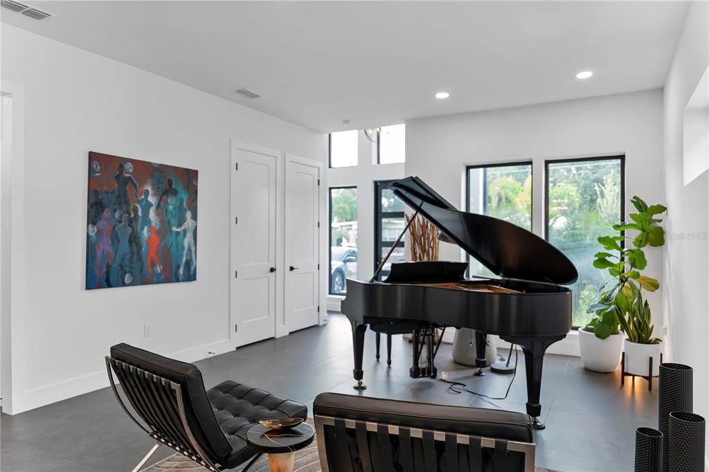 239 East Harding Street Orlando, FL 32806 - Photo 9 of 60