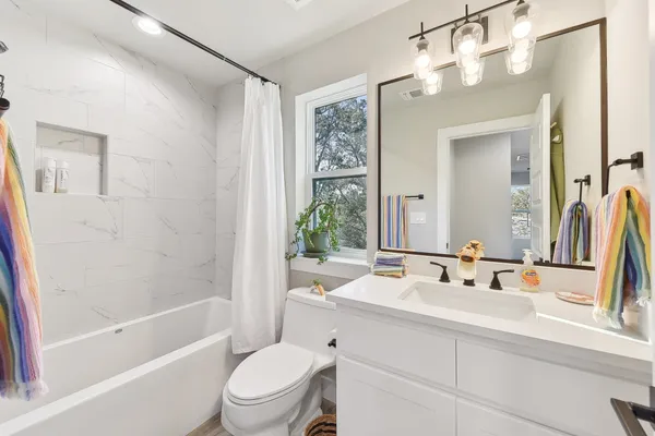 $2,395 | 25 Woodacre Drive, Wimberley, TX 78676