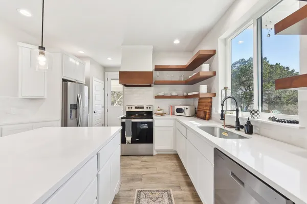 $2,395 | 25 Woodacre Drive, Wimberley, TX 78676