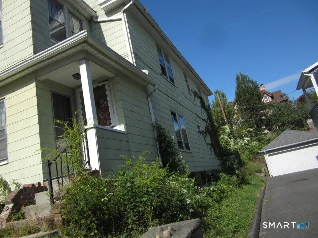 $2,026 | 225 Beech Street, Holyoke, MA 01040