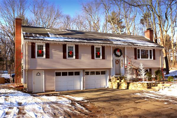 15 Andrews Road Topsfield, MA 01983 - Photo 1 of 17 Gallery Image 1