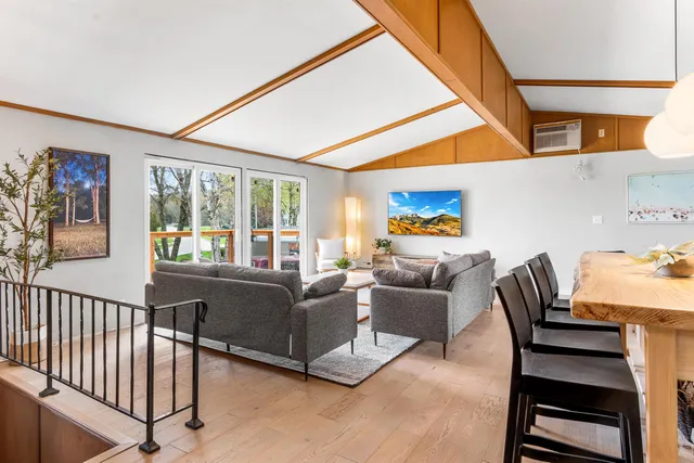 $889,000 | W3141 Bay Green Lake, Green Lake, WI 54941