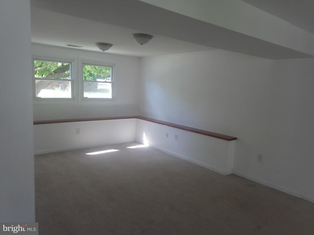 982 Fall Ridge Way Gambrills, MD 21054 - Photo 11 of 14 Family Room