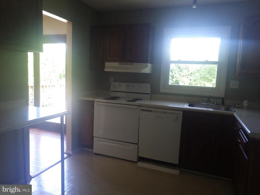 982 Fall Ridge Way Gambrills, MD 21054 - Photo 6 of 14 Kitchen