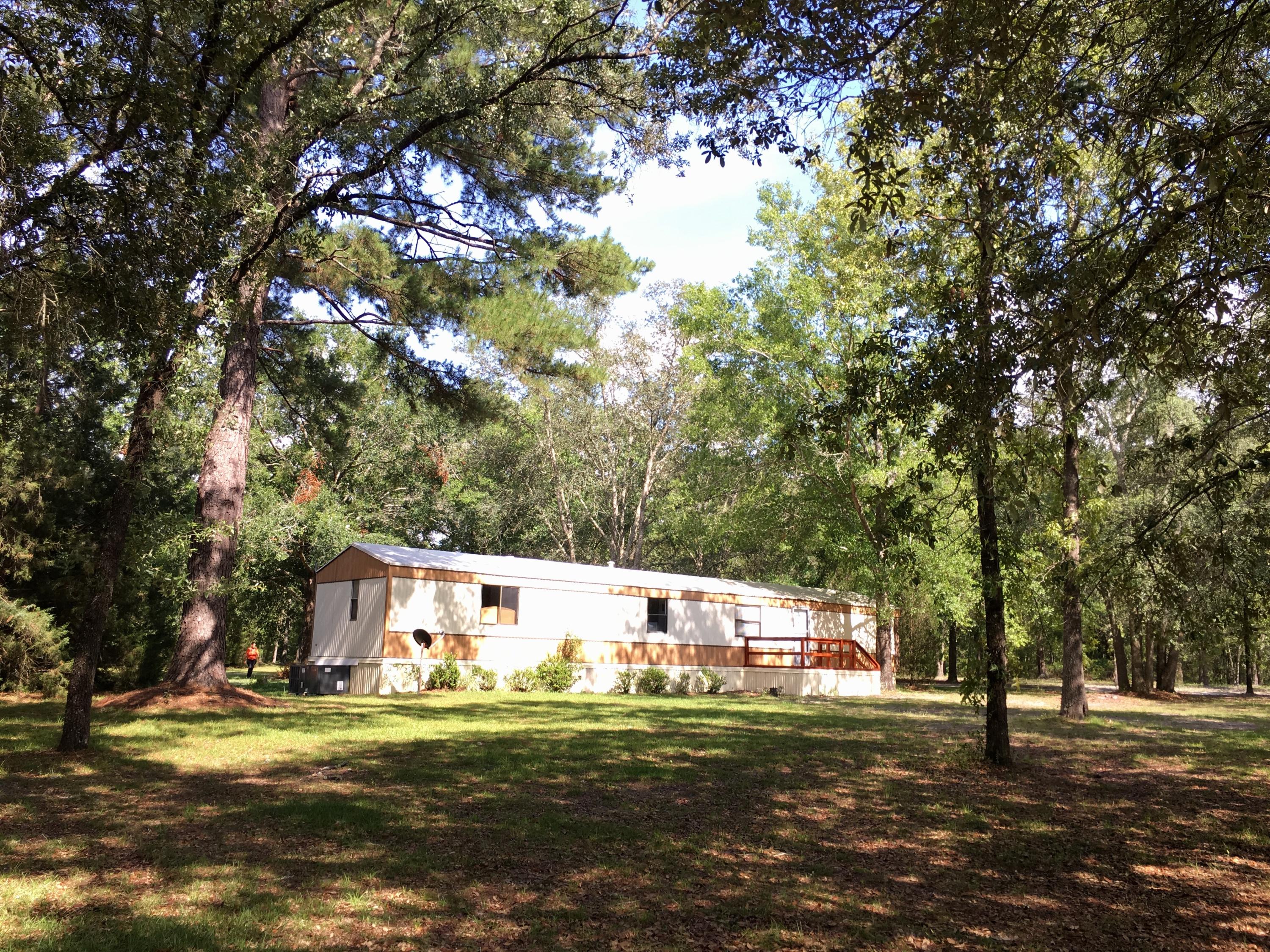 NO HOA and All Pets Welcomed!
