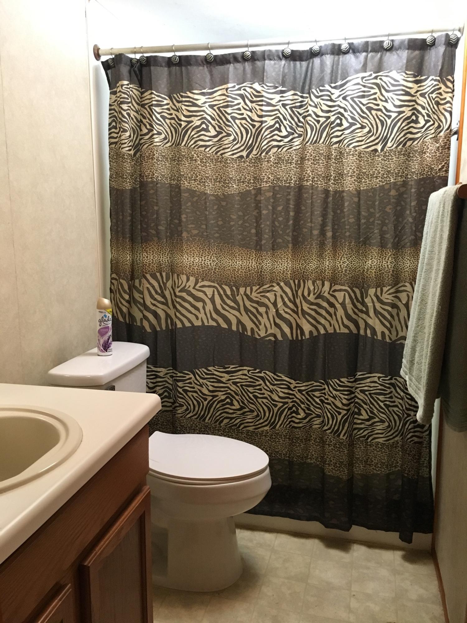 19848 33rd Road Wellborn, FL 32094 - Photo 27 of 38 Guest Bathroom