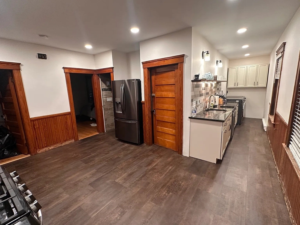 25 Dustin Street, Unit 3 Worcester, MA 01604 - Photo 6 of 12