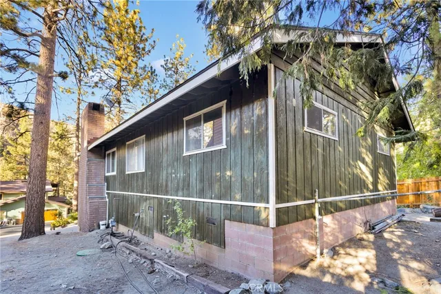 $450,000 | 5771 Heath Creek Drive, Wrightwood, CA 92397