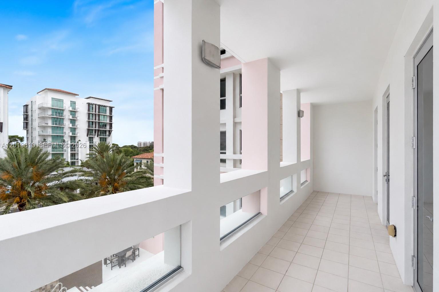 455 East Palmetto Park Road, Unit 4E Boca Raton, FL 33432 - Photo 7 of 30 a view of a bathroom with windows
