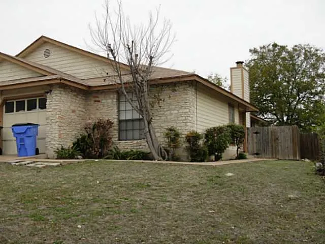 a front view of house with yard
