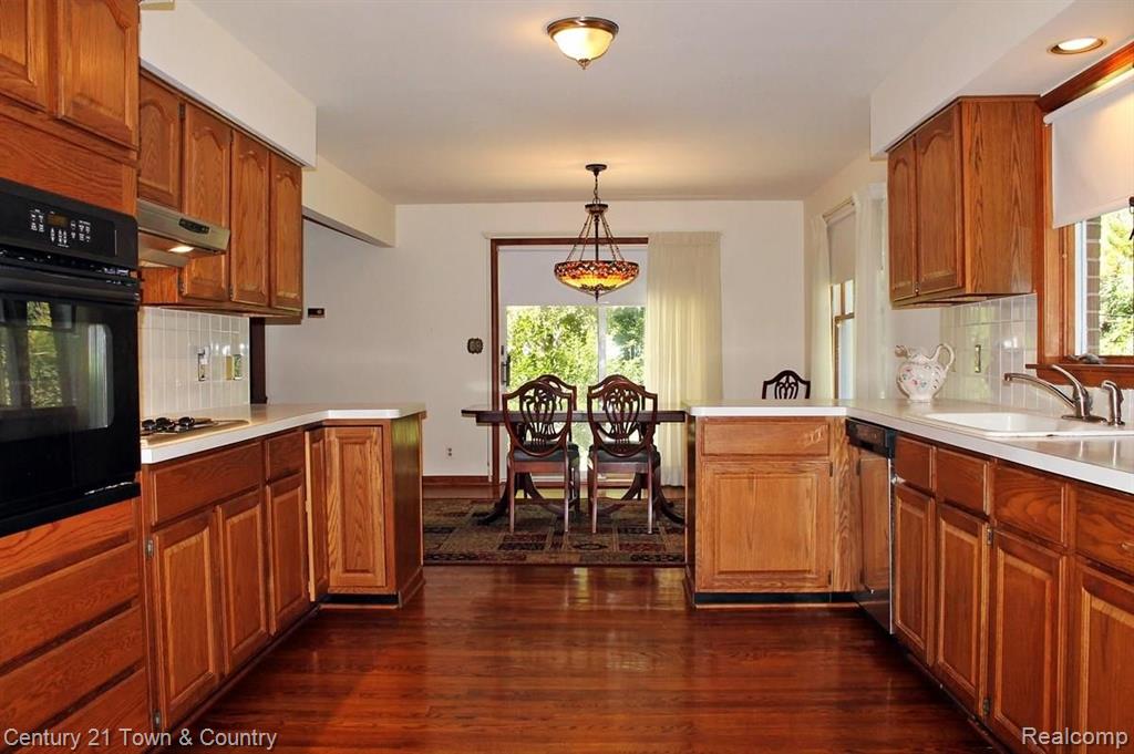 31011 Pear Ridge Farmington Hills, MI 48334 - Photo 19 of 53