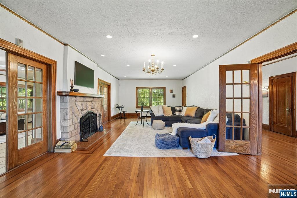 157 Sussex Road Tenafly, NJ 07670 - Photo 5 of 50