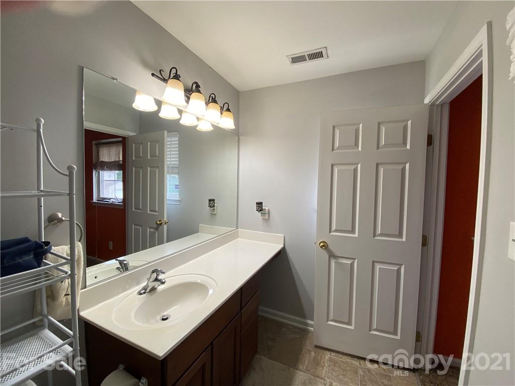 4870 Prosperity Ridge Road Charlotte, NC 28269 - Photo 27 of 37 Gallery Image 27
