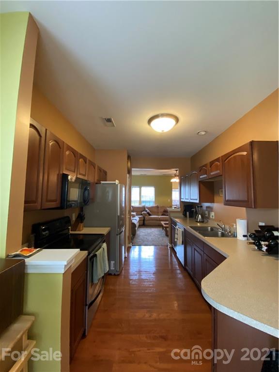 4870 Prosperity Ridge Road Charlotte, NC 28269 - Photo 5 of 37 Gallery Image 5