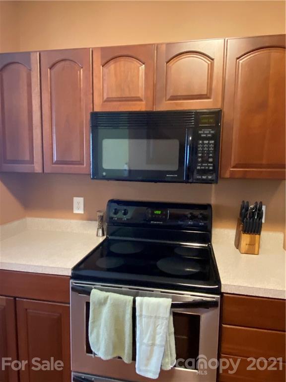 4870 Prosperity Ridge Road Charlotte, NC 28269 - Photo 8 of 37 Gallery Image 8