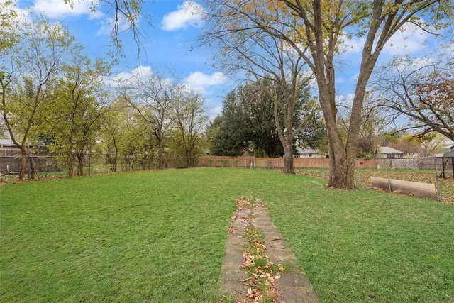 $2,200 | 3853 Commonwealth Drive, Garland, TX 75043