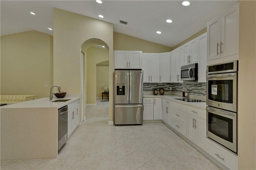 19091 2 River Lane Boca Raton, FL 33498 - Photo 3 of 40 Photo 3