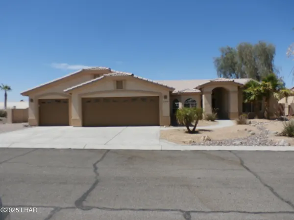 $2,600 | 2304 Buckingham Boulevard, Lake Havasu City, AZ 86404