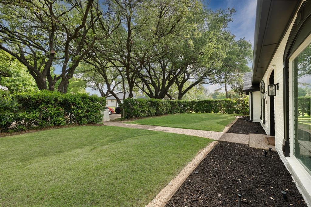 7108 Hunters Ridge Drive Dallas, TX 75248 - Photo 4 of 40