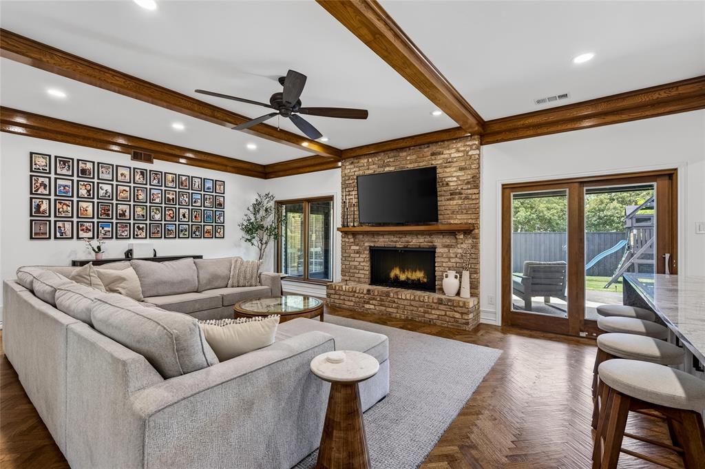 7108 Hunters Ridge Drive Dallas, TX 75248 - Photo 10 of 40