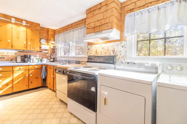 $239,000 | 18 Green Street, Dover-Foxcroft, ME 04426