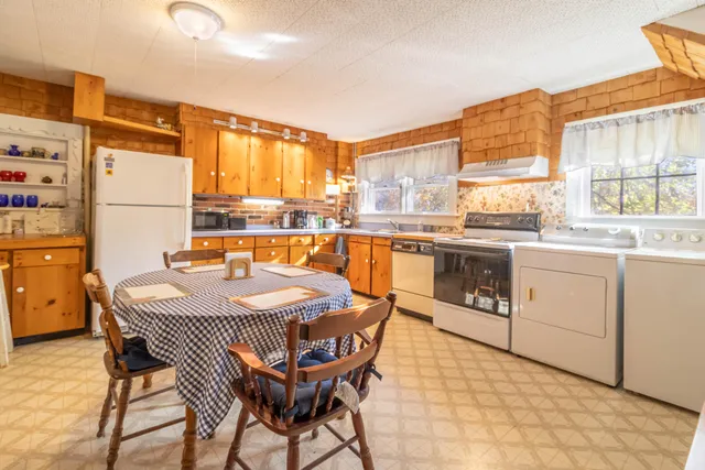 $239,000 | 18 Green Street, Dover-Foxcroft, ME 04426